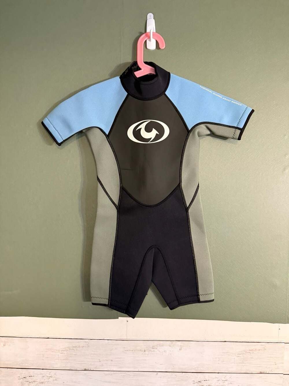 TYR Thermal Guard Youth Wetsuit 2500 Series Shorty Surfing